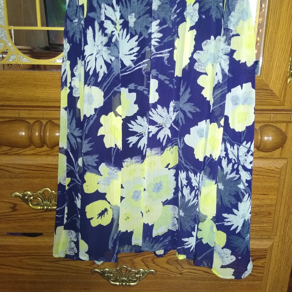 Dress - Picture 4 of 5